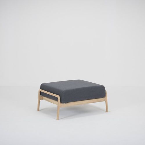 Moderner Fußschemel - FAWN - Gazzda - Stoff / Leder / Eiche