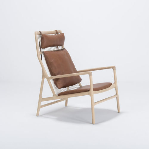 Moderner Sessel - DEDO - Gazzda - Stoff / Leder / Eiche