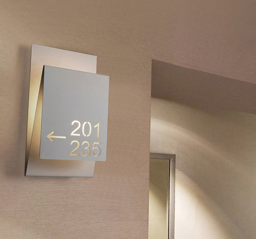 Moderne Wandleuchte - Z - Luxcambra - für Außenbereich / Eisen / rechteckig