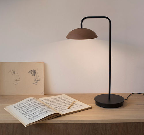 Tischlampe - ABSIDIOLA S ARM - Luxcambra - Büro / aus lackiertem Metall / Keramik