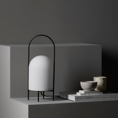 Tischlampe - GHOST  - WOUD - Metall / Opalglas / modern