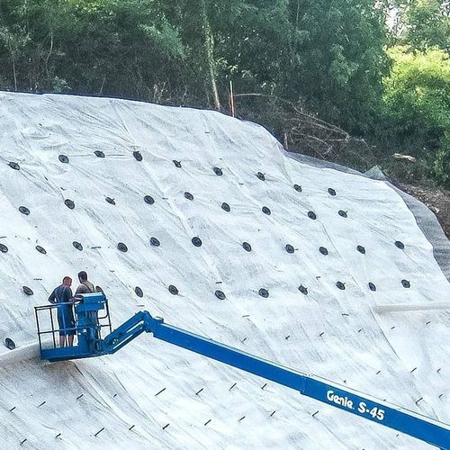 Verstärkendes Geogitter - SECUGRID® M3 NAIL - NAUE - für Erosionsschutz / Schutz / für Stützmauer