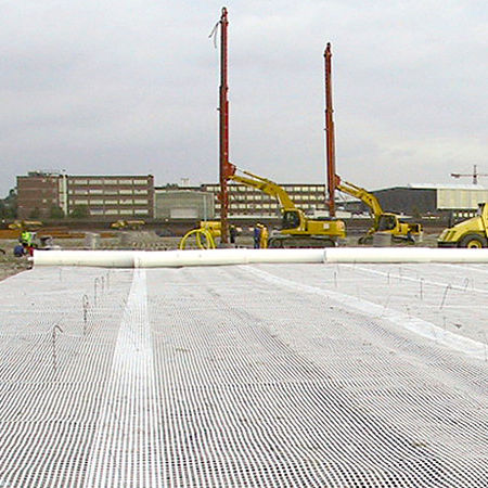 Verstärkendes Geogitter - SECUGRID® - NAUE - zur Bodenstabilisierung / für Fundament / für Stützmauer