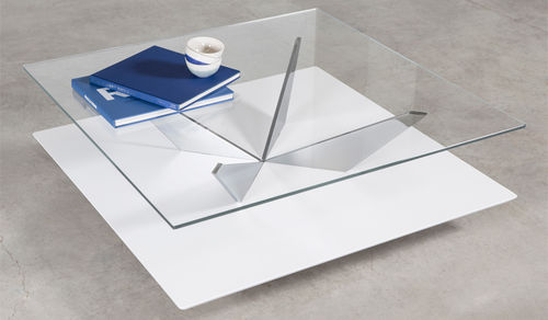 Moderner Couchtisch - DELTA - MASIS - Glas / quadratisch / mit Zeitungsablage