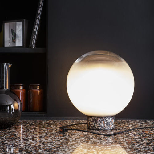 Tischlampe - LUCID DREAM - Red Edition - Stahl / Milchglas / Terrazzo