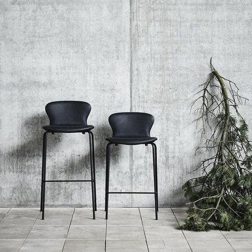 Barstuhl / skandinavisches Design - PLAY - Bruunmunch Furniture ApS - für den Innenraum / Leder / Stahl