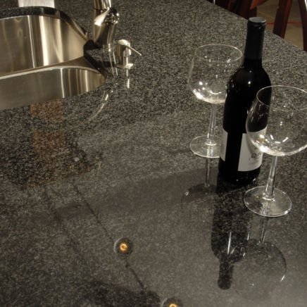 Granit-Arbeitsplatte - IMPALA BLACK - WALL GRANITE SERVICE SRL - für Küche / schwarz