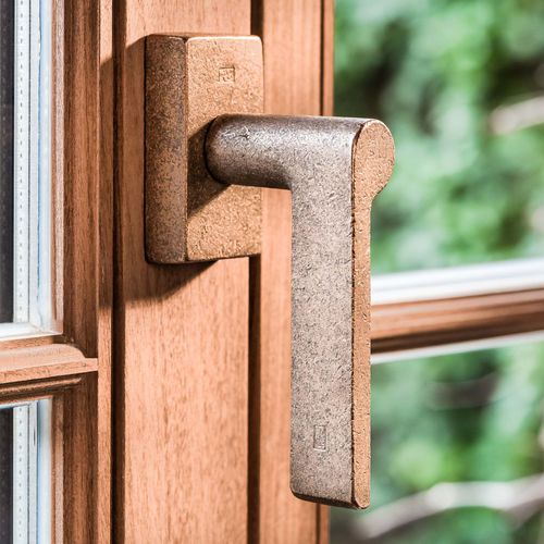 Fenstergriff - PH1928 /32Q - Dauby - aus gealtertem Eisen / Rohmetall / aus roher Bronze