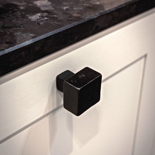 Klassischer Möbelknopf - PQ-45 - Dauby - aus gealtertem Eisen / Rohmetall / aus weißer Bronze