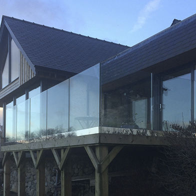 Glasgeländer - FRAMELESS - Usluga Glass - Platten / für Außenbereich / für Terrasse