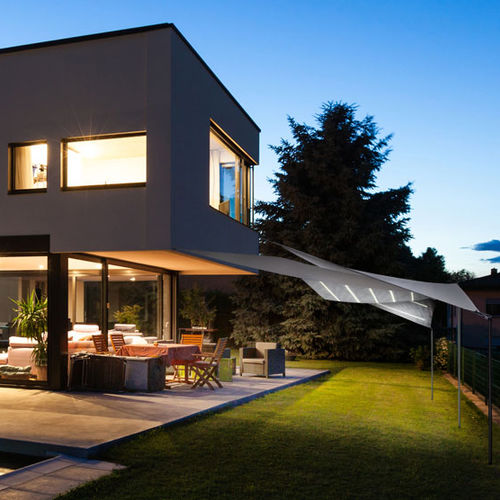 Dreieckiges Sonnensegel - LED - POWERPLAST