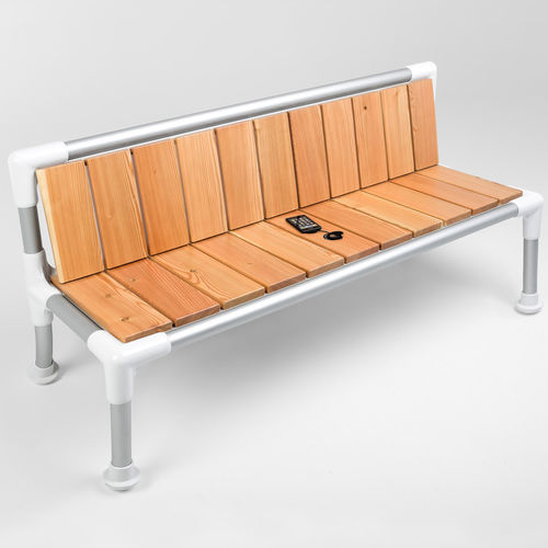 Moderne Bank für den öffentlichen Raum - SMART - Kreal - Holz / Aluminium / mit Rückenlehne