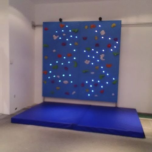 Festinstallierte Kletterwand - KGII002  - Kreal