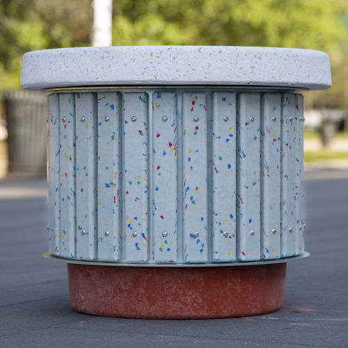 Moderner Hocker - LUXURY - THE ITALIAN LAB SRL - Beton / Gestell aus Stahlblech / Gestell aus Kunststoff