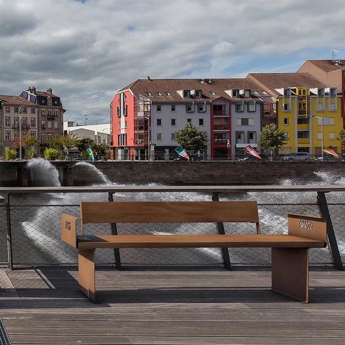 Moderne Bank für den öffentlichen Raum - CLAPS RECY - THE ITALIAN LAB SRL - Recyclingkunststoff / galvanisiertem Stahl / mit Rückenlehne