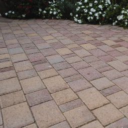 Betonpflasterstein - COBBLESTONE - Thakeham - für Außenbereich / befahrbar / für öffentliche Bereiche