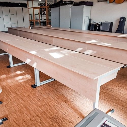 Moderner Konsolentisch - Pianus - Mott Mobile Systeme GmbH &Co. KG - Holz / Gestell aus pulverbeschichtetem Stahl / rechteckig