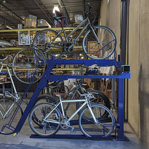 Bodenstehender Fahrradständer - BIKE BOOST STORAGE - Madrax - gesichert / zweistufig / für Innenbereich
