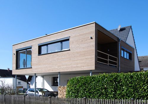 Fertigbauhaus - TiComTec - modern / mit Terrasse / aus Holz