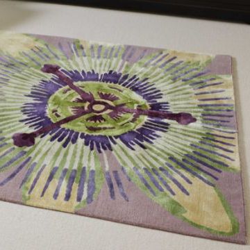 Moderner Teppich - PASSION FLOWER - Jacaranda - Blumenmotive / Seide / Tibetanische Wolle