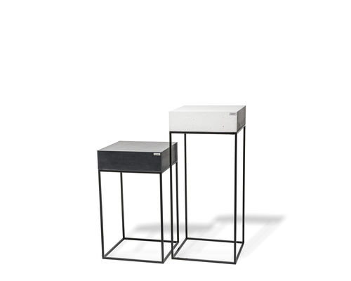 Beistelltisch / minimalistisches Design - ANGULUS COLUMNA - CO33 - Beton / Gestell aus lackiertem Stahl / quadratisch