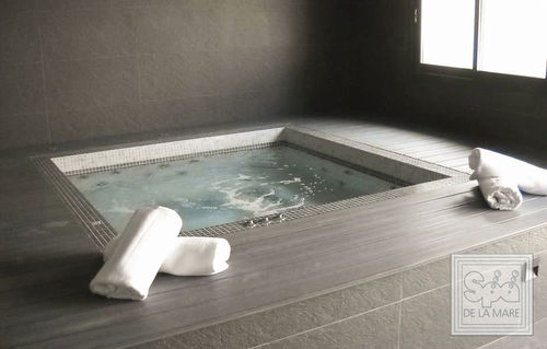 Einbau-Whirlpool - PIAZZA - Spa De La Mare - quadratisch / 8 Plätze / Mosaik