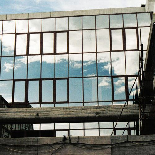 Vorhangfassade / freitragende Struktur - MULLIONS AND TRANSOMS - MAPIER GROUP S.R.L. - Aluminium / Glas / mit integrierter Isolierung