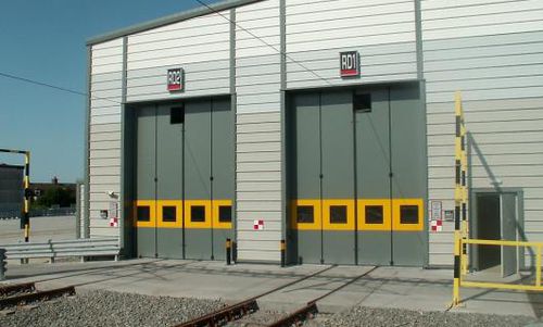 Industrie-Falttor - PHOENIX : SWIFT BI-FOLD - Jewers Doors - Metall / Flucht / automatisch