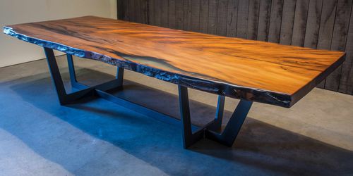 Moderner Esstisch - KAURI - Unik - Massivholz / Laubholz / mattlackiertes Holz