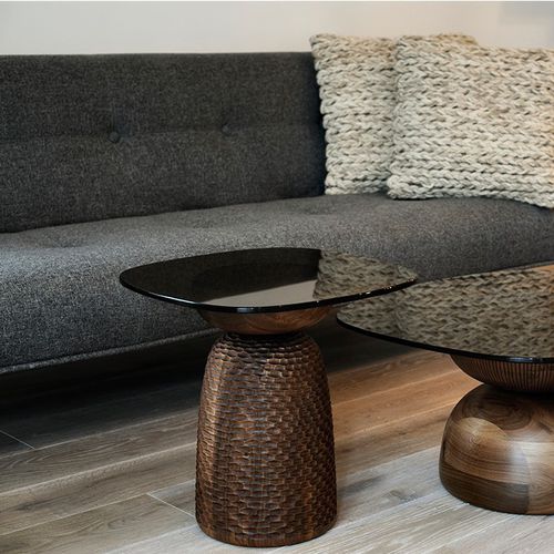 Moderner Beistelltisch - NERA - Zanat - Nussbaum / Ahornholz / Glas