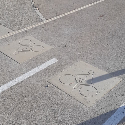 Bodenmarkierung für Fahrradweg - DABC - REPLIK - Beton