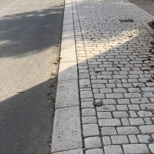 Bordstein-Bordsteinrampe - REPLIK