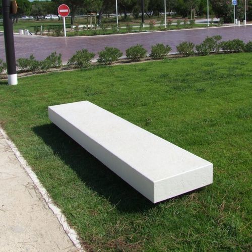 Moderne Bank für den öffentlichen Raum - BANC3 - REPLIK - Beton / ohne Rückenlehne / ohne Armlehnen