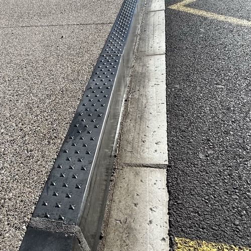 Bordsteinrampe für Bushaltestellen - BOQ series - REPLIK - Bordstein / Beton / linear