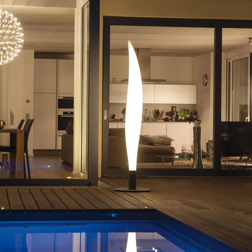 Moderne Leuchtsäule - LUNOCS FLAME  - Degardo GmbH - Metall / Polyethylen / LED