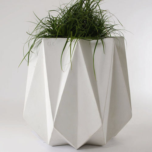 Beton-Pflanzgefäß - KRONEN 65 WHITE CONCRETE  - Adam Christopher Design - freistehend / vertikal / für Gewerbegebrauch