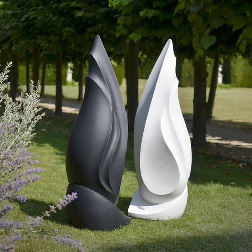 Faserbeton-Skulptur - FLAME  - Adam Christopher Design - für öffentliche Bereiche