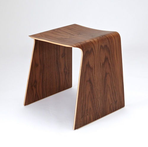 Moderner Hocker - FLIGHT  - Isokon Plus - Eiche / Nussbaum / Birke