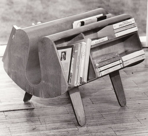 Moderner Zeitschriftenständer - PENGUIN DONKEY - Isokon Plus - für Privatgebrauch / Holz