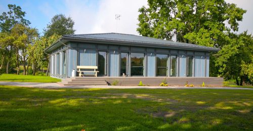 Modulgebäude - AIZPUTE - Nordic Homes - Holz / Beton / Stahl