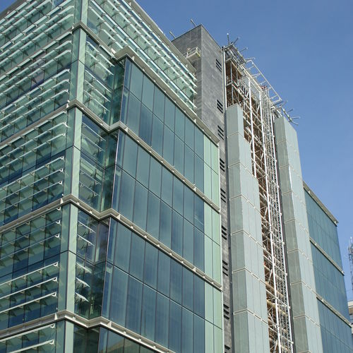 Platten-Vorhangfassade - FOCCHI - aus Aluminium und Glas