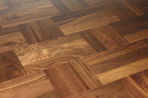 Mehrschichtparkett - WEAVE BASKET: WALNUT NATURAL LACQUER - TEKA Parquet - Nussbaum / lackiert / zum Vernageln