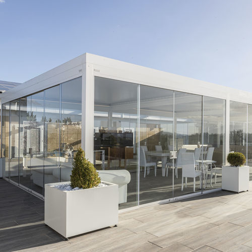 Selbsttragende Pergola - Delta Overlap - Aluminium / Glas / mit orientierbaren Lamellen