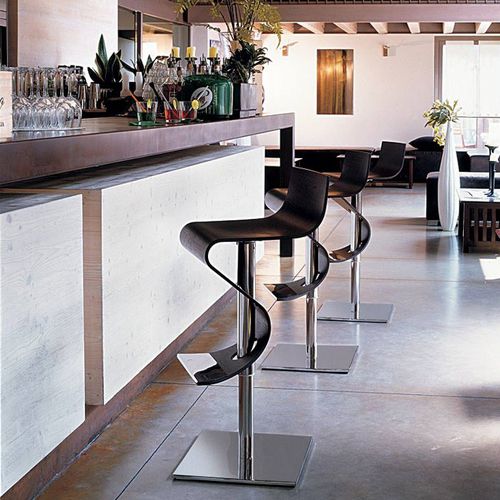 Moderner Barhocker - MADRAS - EsseDesign - Sperrholz / Gestell aus Stahl / mit Mittelfuß