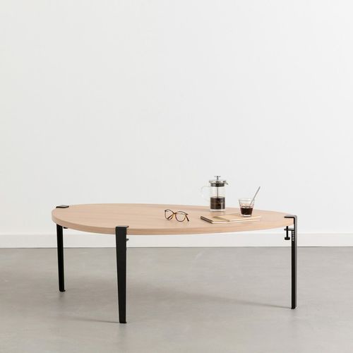 Moderner Couchtisch - PEBBLE  - TIPTOE - Eiche / Gestell aus heißlackiertem Stahl / mit 3 Beinen