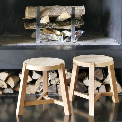 Moderner Hocker - Y - AUERBERG - Eiche / Esche / Gestell aus Eiche