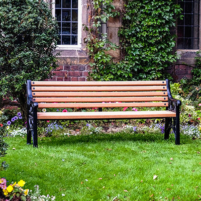 Klassische Bank für den öffentlichen Raum - LOWTHER™ SEAT - Glasdon Group Limited - Aluminiumguss / Recyclingkunststoff