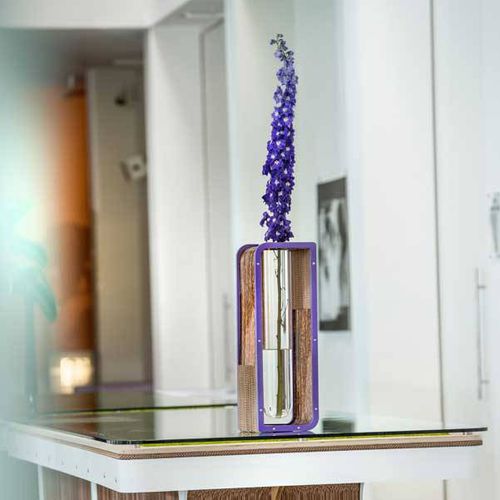 Vase / originelles Design - TO BE - Lessmore - Glas / Holz / Aluminium