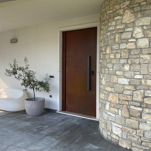 Eingangstür - Sikura - SILVELOX GROUP SPA - Holz / einflügelig / modern