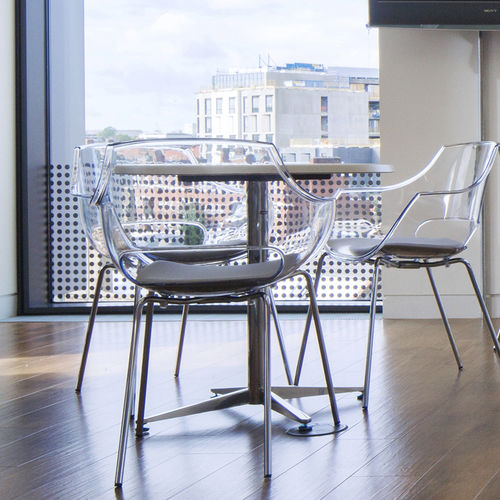 Moderner Restaurantstuhl - GLOBE - Frovi - für den Innenraum / Polycarbonat / mit Armlehnen